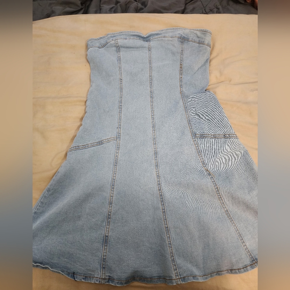 Elegant Strapless Denim Dress